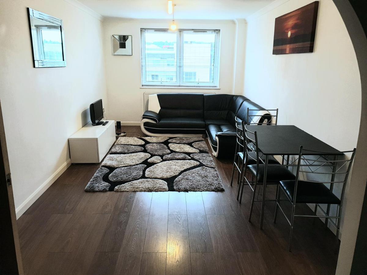 Spacious Modern Flat In Luton Town Centre Exterior photo